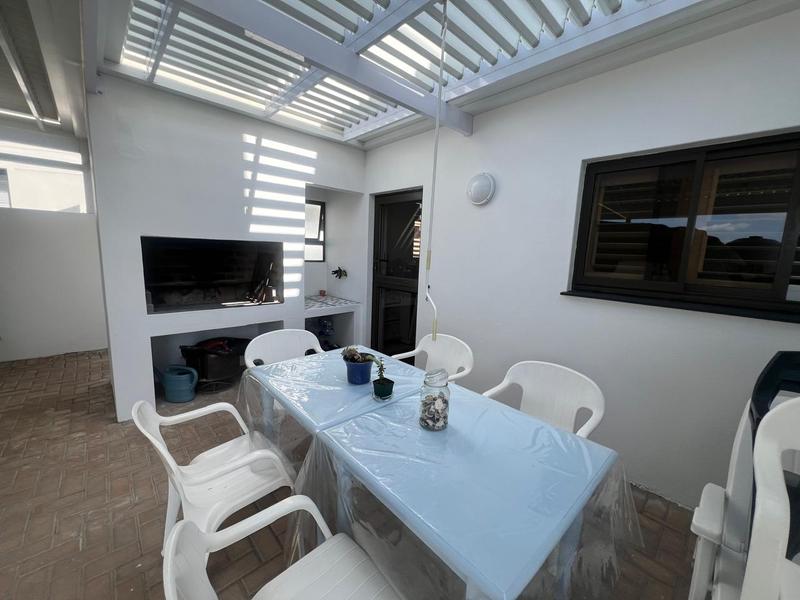 3 Bedroom Property for Sale in Stilbaai Wes Western Cape